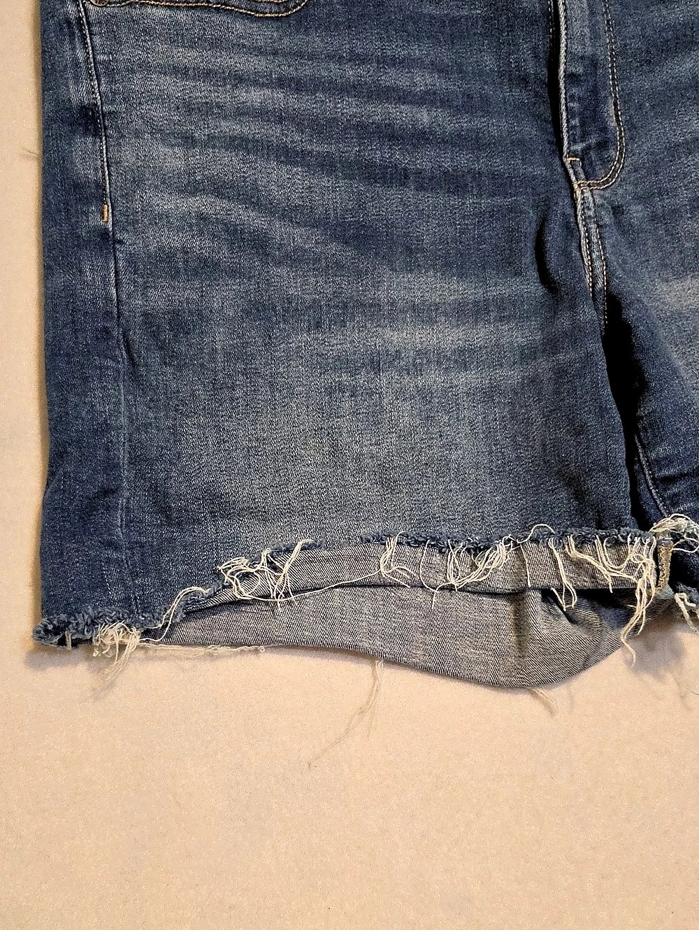 American Eagle Midi Denim Jean Shorts Size 14 - Picture 3 of 6